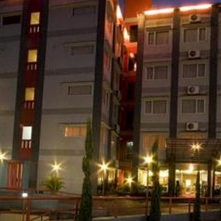 Wirton Dago Hotel Bandung Bagian luar foto