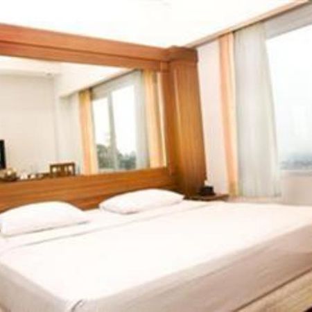 Wirton Dago Hotel Bandung Bagian luar foto